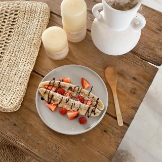 Recette express de petit déjeuner ❤️
Banane + fraises + framboise + chocolat + coco râpée 🍴
#food #instafood #recette #healthyfood #breakfast